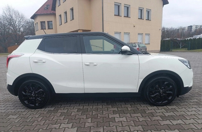 SsangYong Tivoli cena 42900 przebieg: 114000, rok produkcji 2016 z Góra małe 529